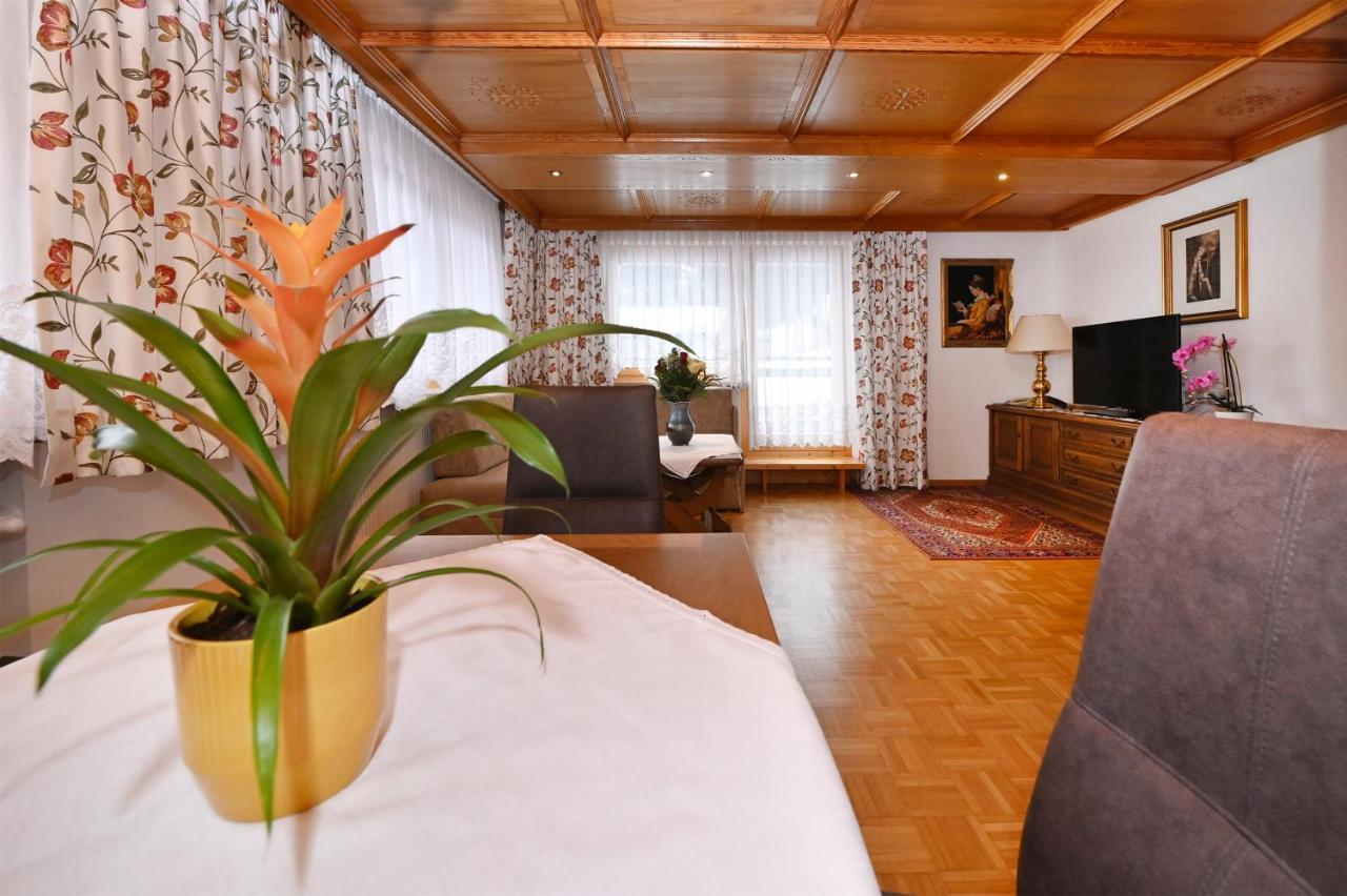 Hotel Montabella Schruns Eksteriør bilde