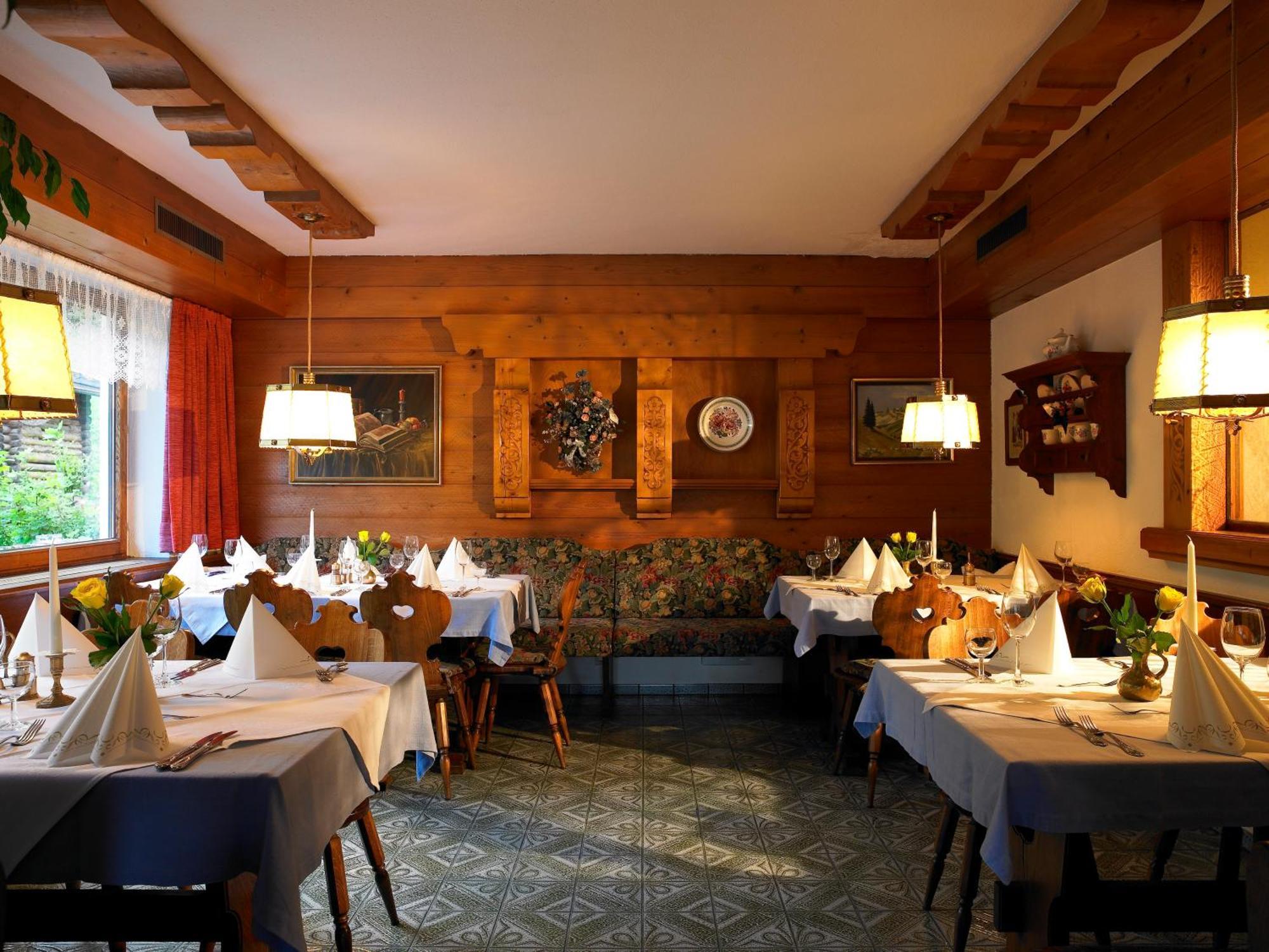 Hotel Montabella Schruns Eksteriør bilde