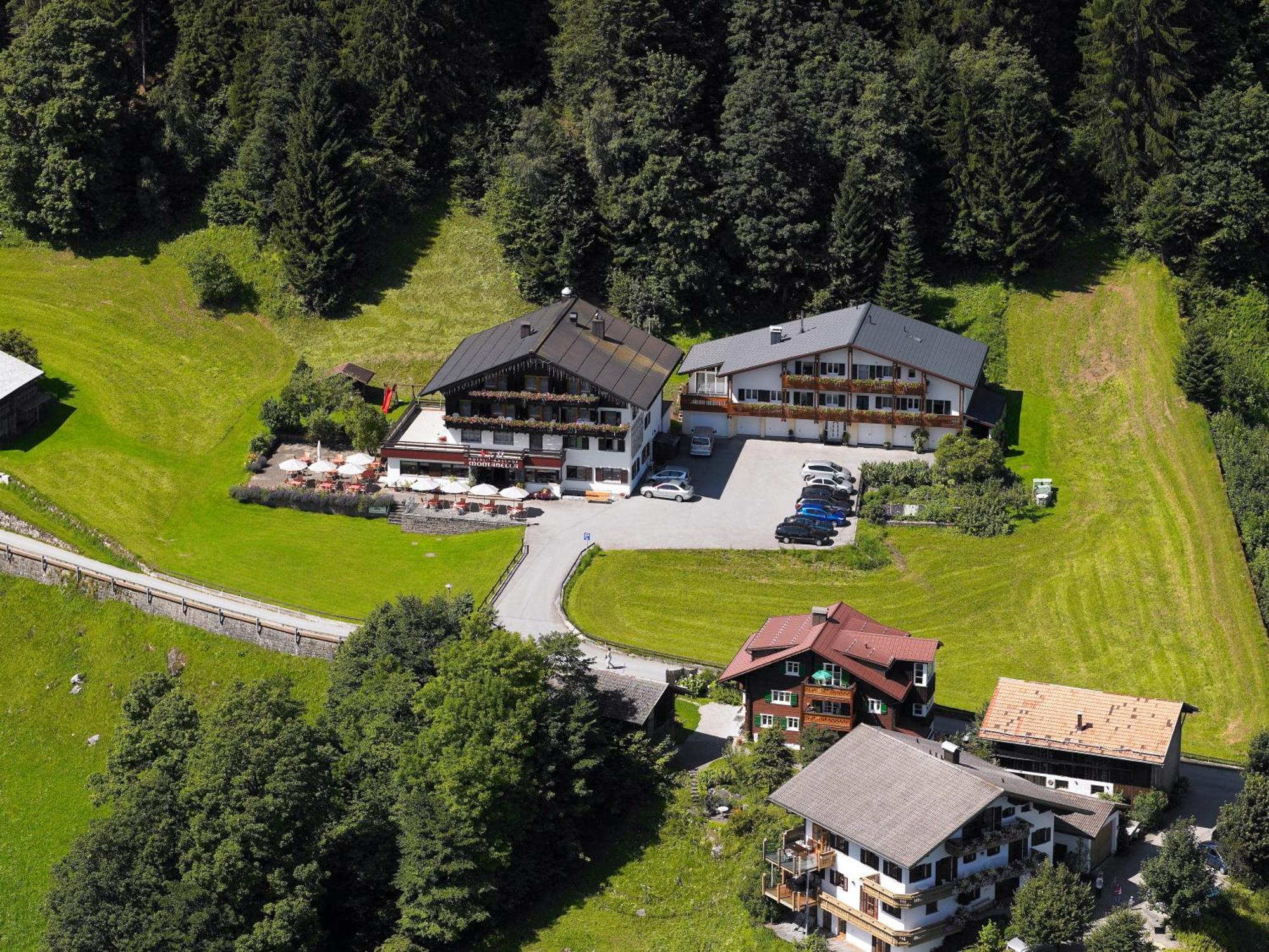 Hotel Montabella Schruns Eksteriør bilde